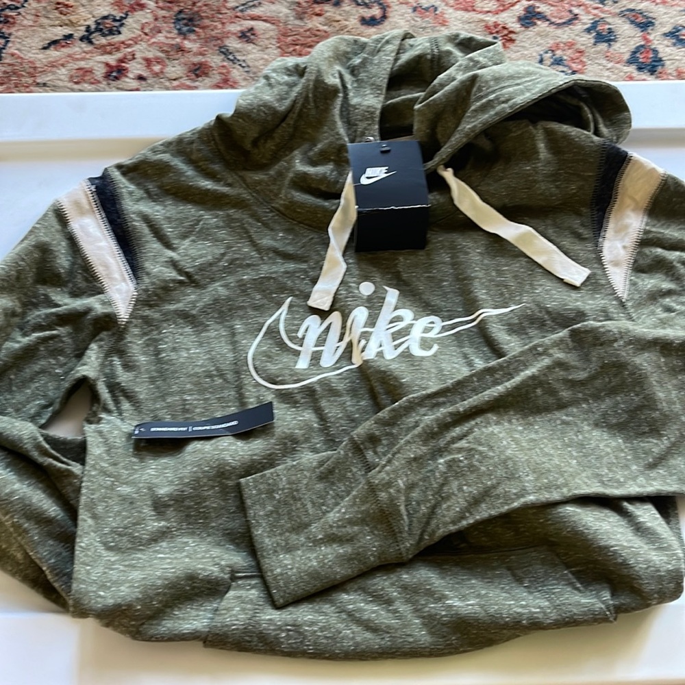 Women’s Nike thin hoodie with tags on size small